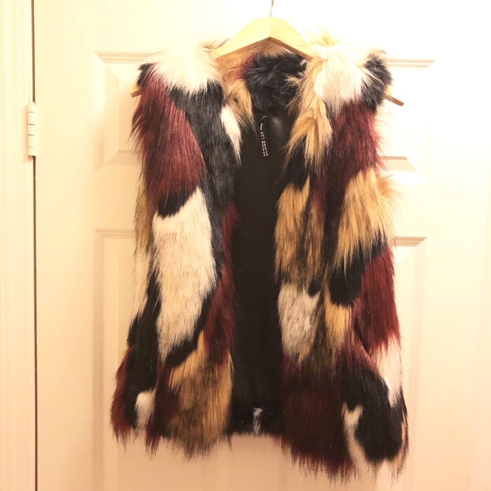 NWOT Design Lab Lord & Taylor Faux Fur Vest (XS)
